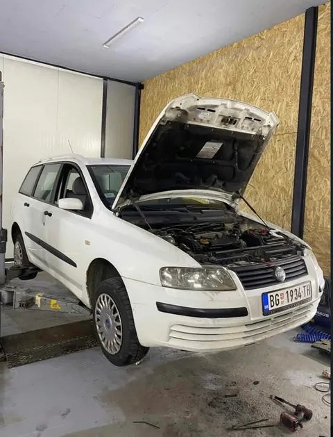 Radovi i vozila u Garage 007 auto servisu